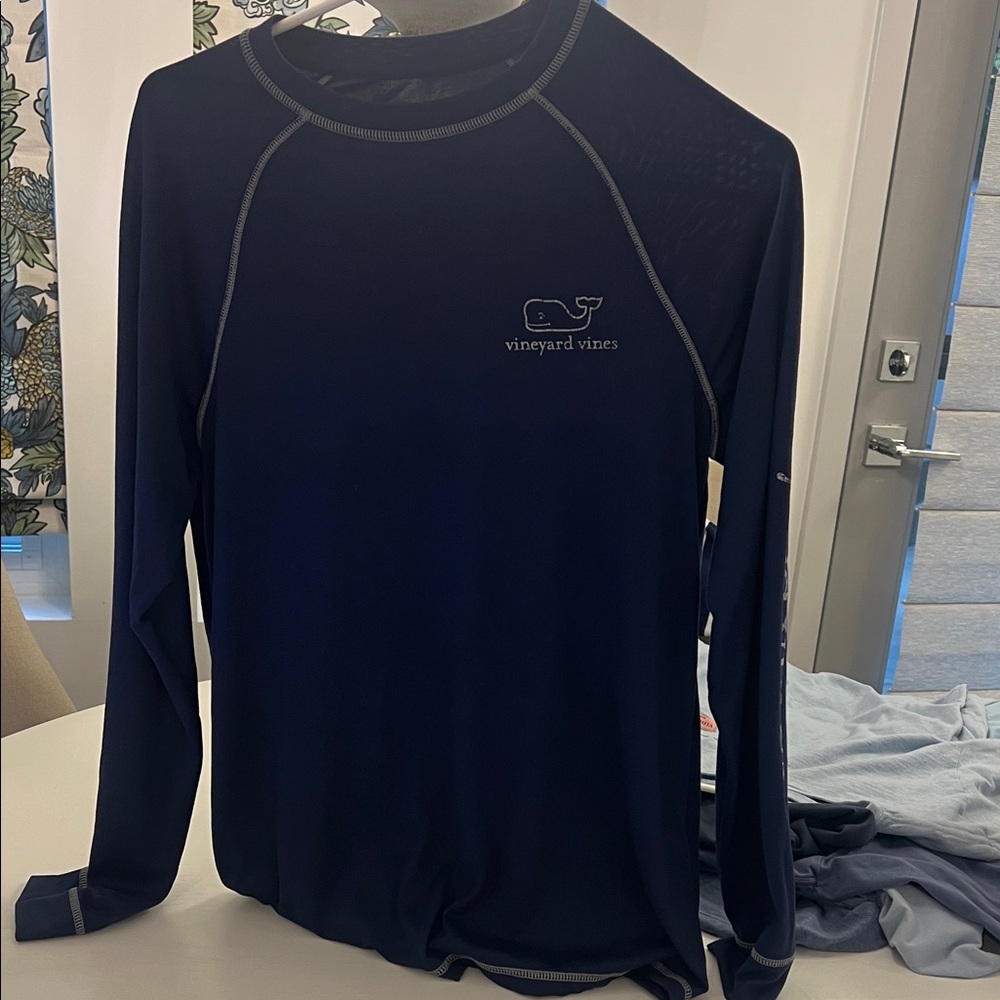 Vineyard Vines Men's Dark Blue lightweight Long Sleeve Performance shirt
